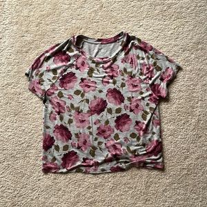 American Eagle Floral T Shirt Size L